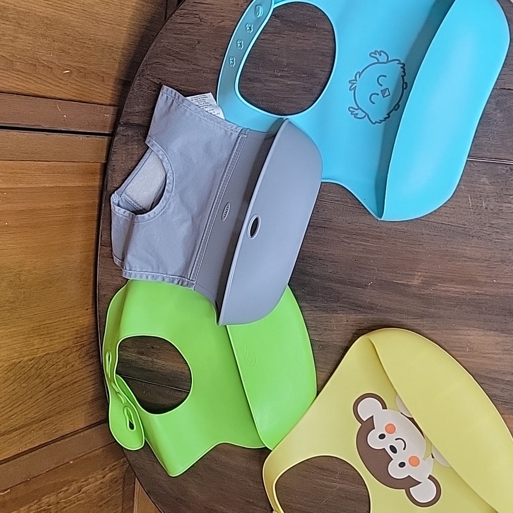 Silicone Bibs Bundle Of 4